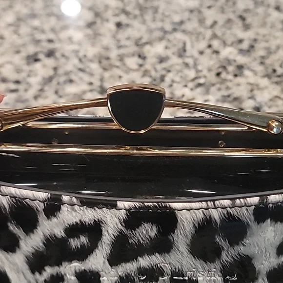 Retro style crossbody clutch - Picture 10 of 15